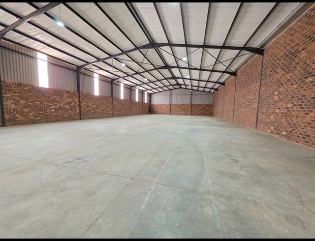 815M² WAREHOUSE TO LET IN AEROTON
